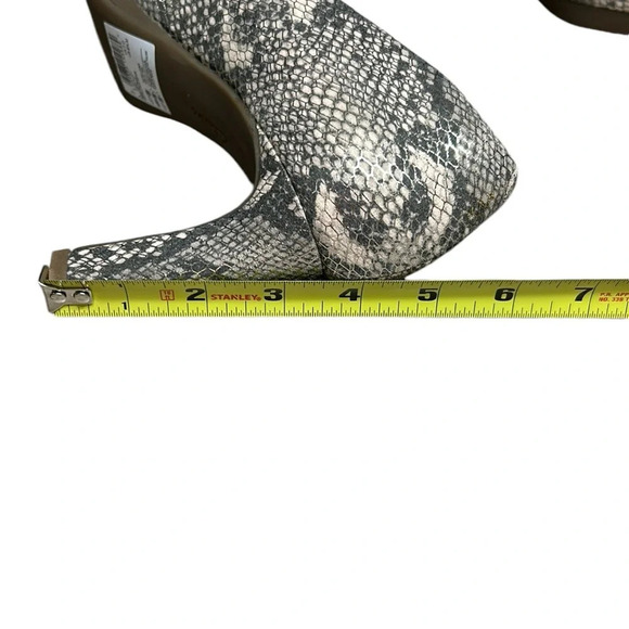Clark’s Ambyr Joy shoes,women NEW!Animal print pump,comfort,stylish,career,event - Picture 2 of 12